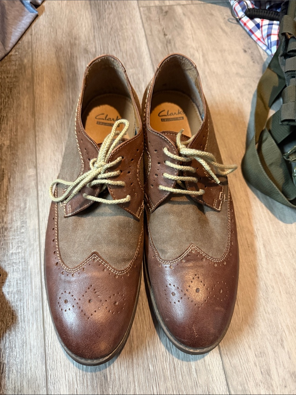 Clarks Men’s Brown and Tan Wingtip Derby Shoes